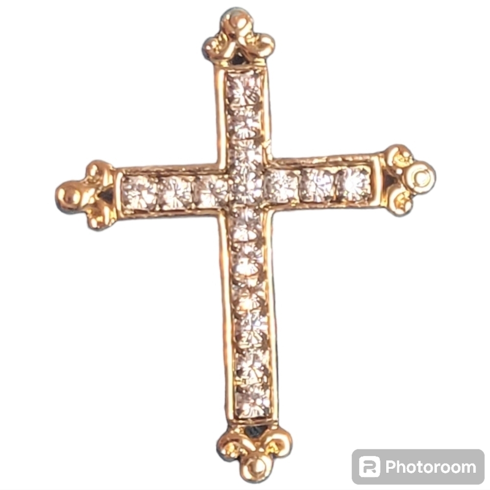 VINTAGE, gold-tone cross brooch with clear stones inlayed. OS.